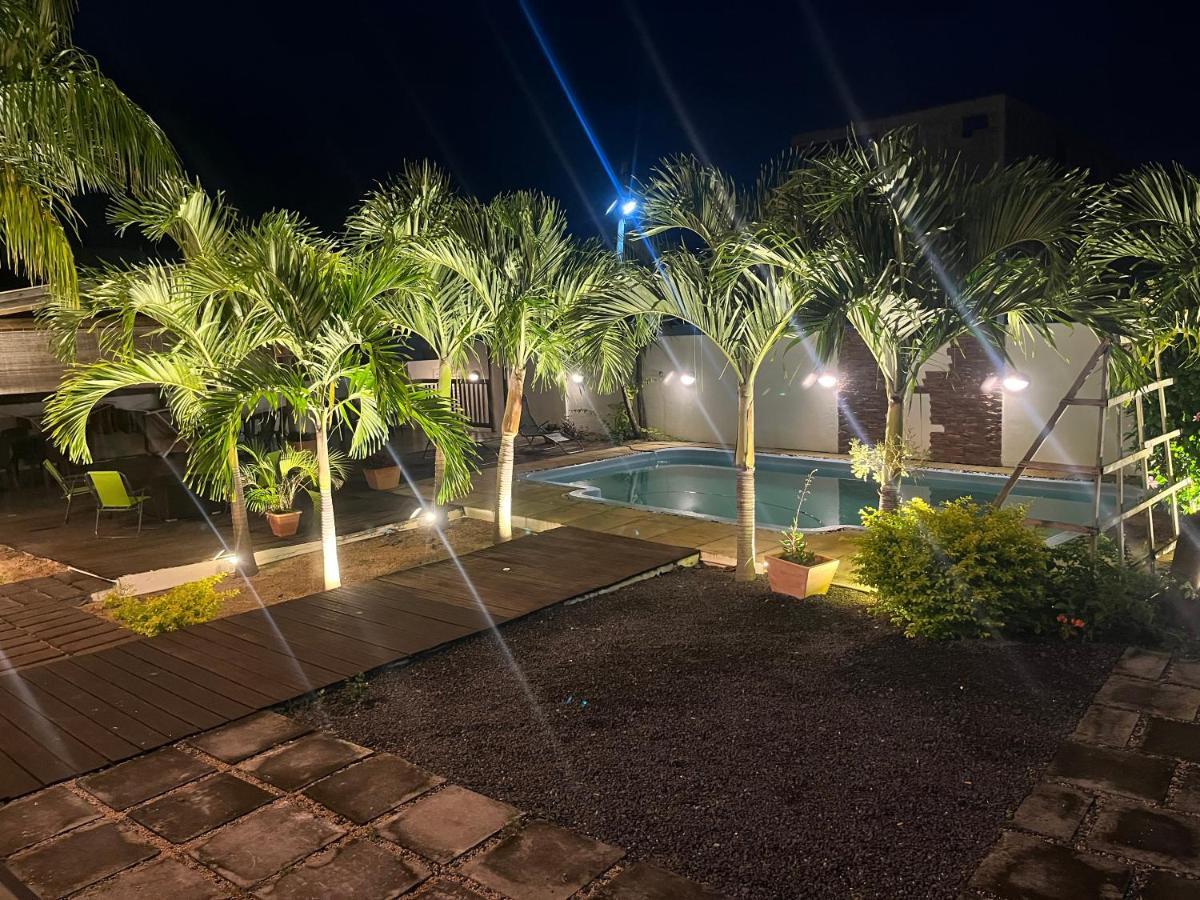 Le Binome Aparthotel Grand-Baie Kültér fotó