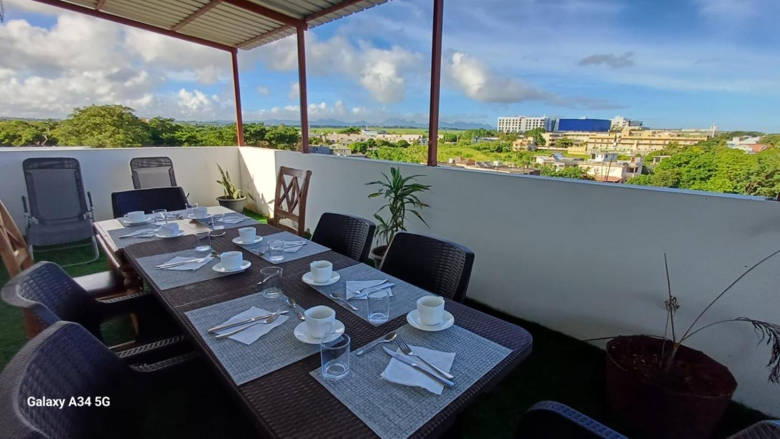 Le Binome Aparthotel Grand-Baie Kültér fotó